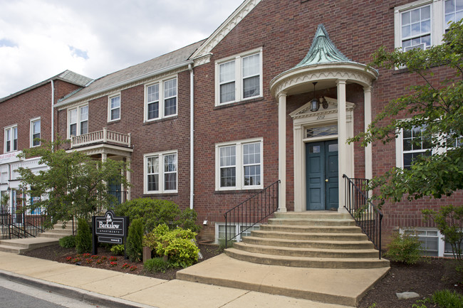 The Barkalow Apartments - The Barkalow Apartments