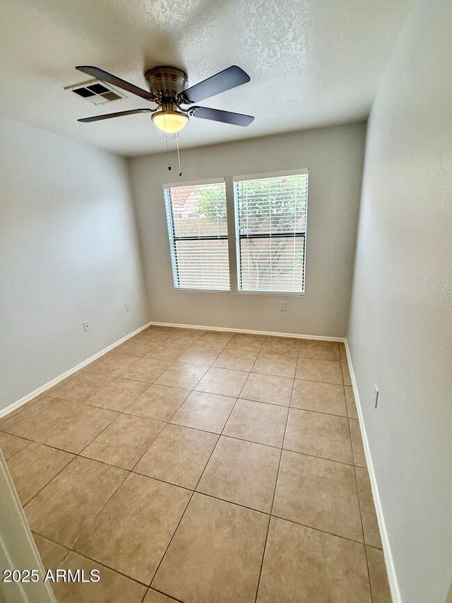 Building Photo - 646 N Cobblestone St