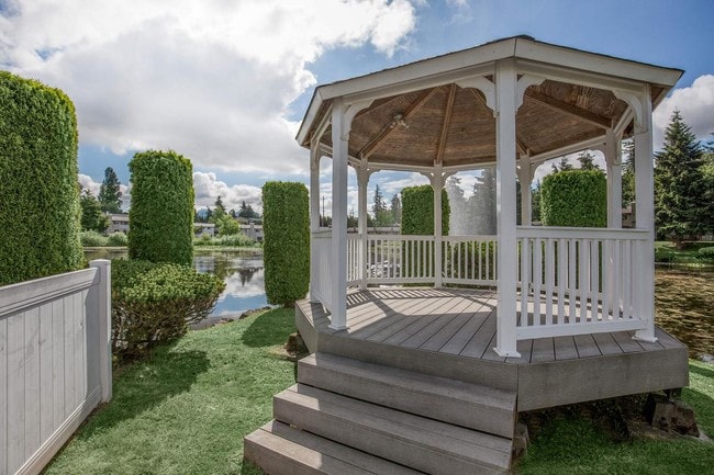 Fountain Lake Townhomes