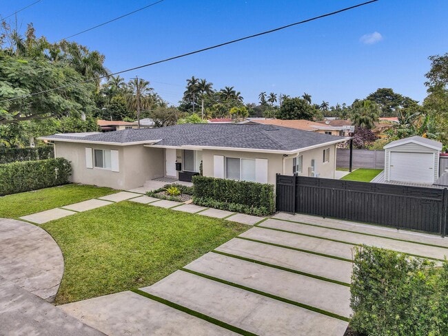 Building Photo - 11425 NE 3rd Ave