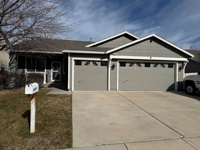 Building Photo - Single family home in North Valleys of Reno Unit Monterey Shores