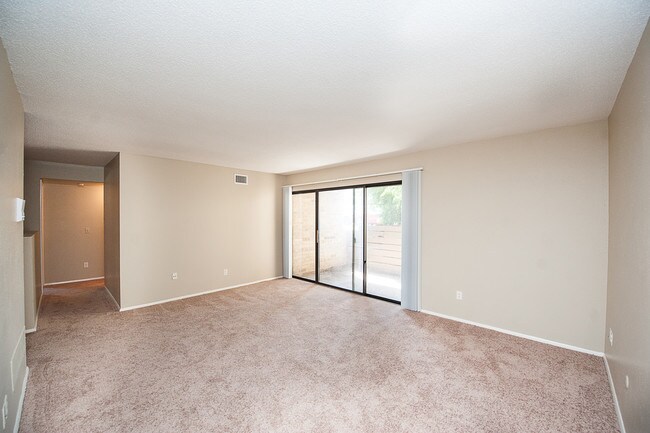 Photo - Hawthorne Hills Apartments