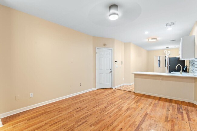 Photo - 378 Baldwin Ave Unit 1L