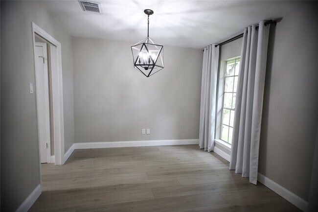 Photo - 22530 John Rolfe Ln