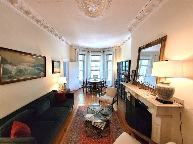 Building Photo - 30 Holyoke St Unit 2