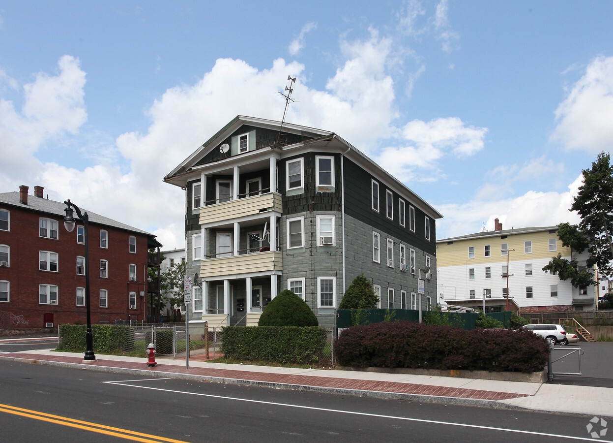 Photo - 133 Broad St