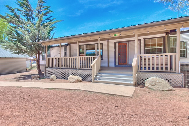 Building Photo - Furnished Two Bedroom Home