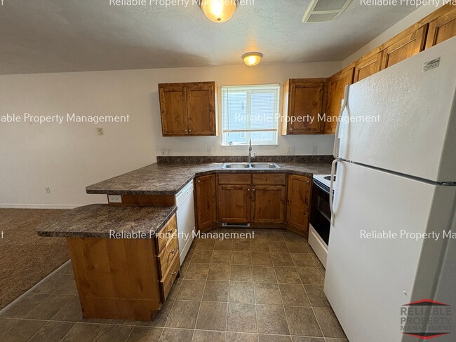 Photo - 1430 Cambridge Dr Unit 1