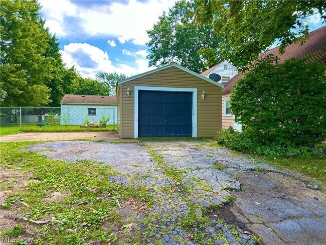 Photo - 181 N Beverly Ave
