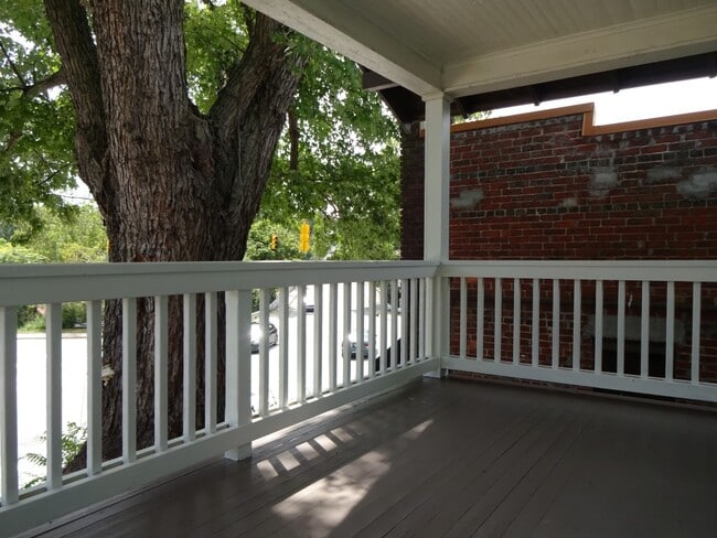 Photo - 12 E Chestnut St