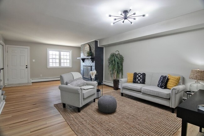 Photo - 2705 Walnut St