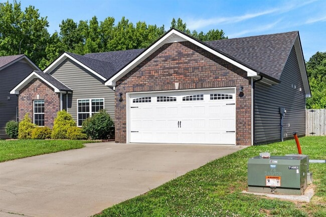 Photo - Pet Friendly Three Bedroom!