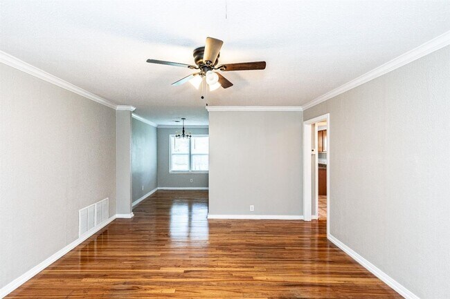 Photo - Cute 3/1 close to TEch and Medical $1,325 ...