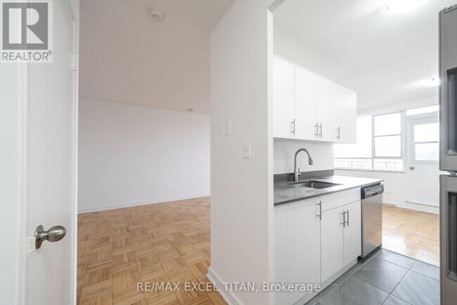 Photo - 165 Cosburn Ave. Unit 604