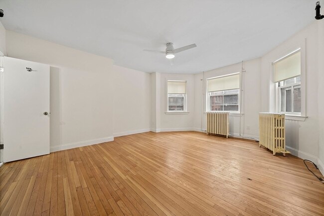 Building Photo - 48 Fenway Unit 2