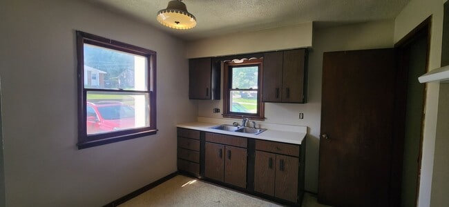 Photo - 103 Loomis Ave