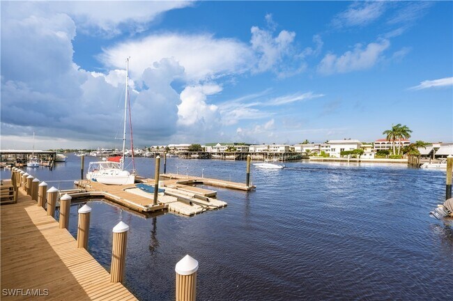 Photo - 800 River Point Dr Unidad 207