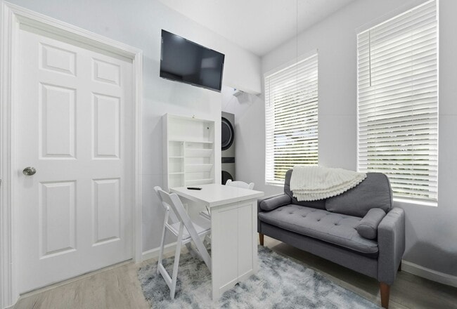 Photo - 624 Avenue H Apartamento Unidad F