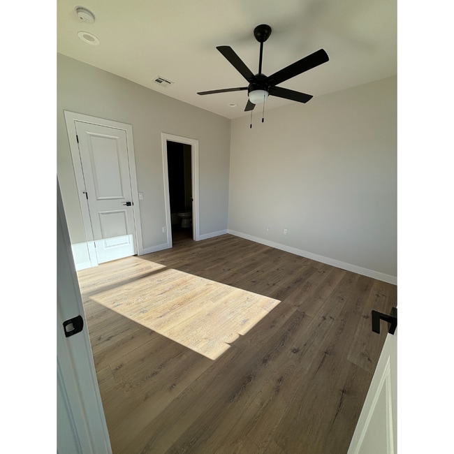 Photo - 5940 Cadiz St