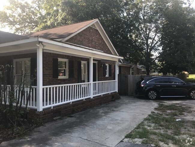 Building Photo - 914 Chevis St Rental