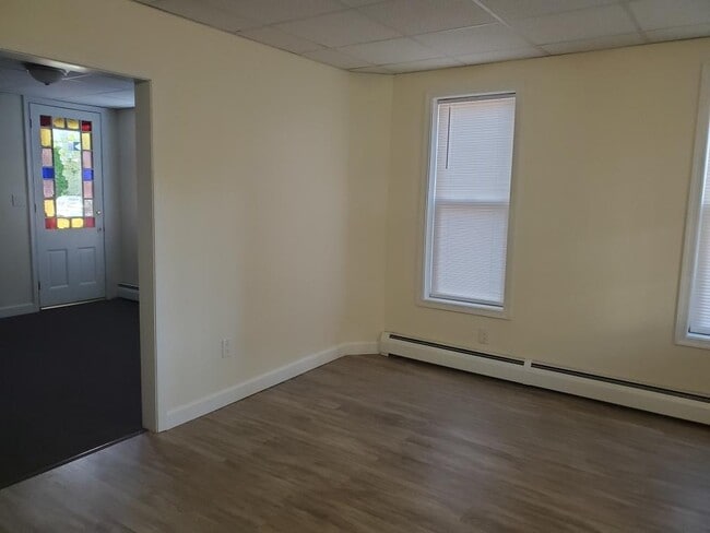 21 Dubois St