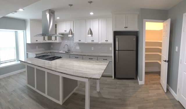 Photo - 7235 Avenue C