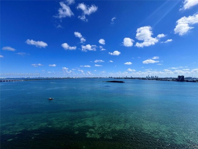 Building Photo - 700 NE 24th St Unit 1503