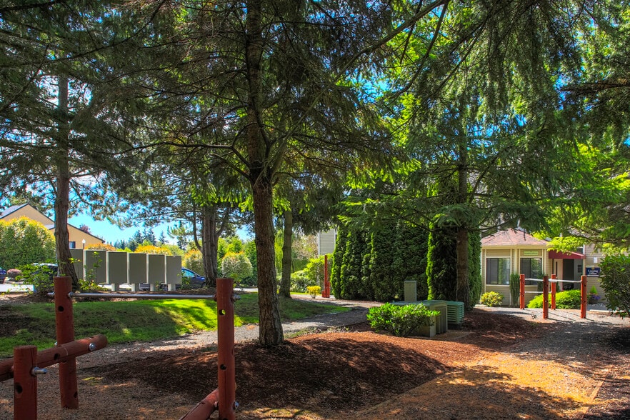 Leasing Office Exterior