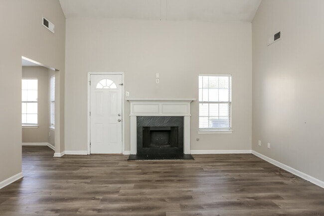 Photo - 6016 Birdseye Tr