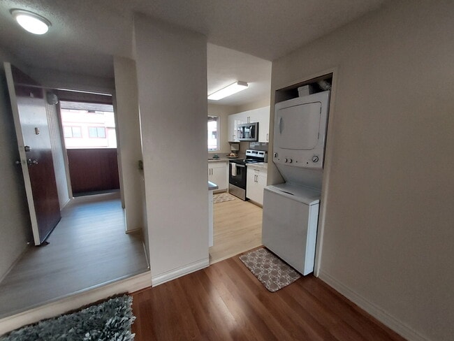 Photo - Renovated 2br/1ba/2pkg 3rd Fl Townhome Unidad 312