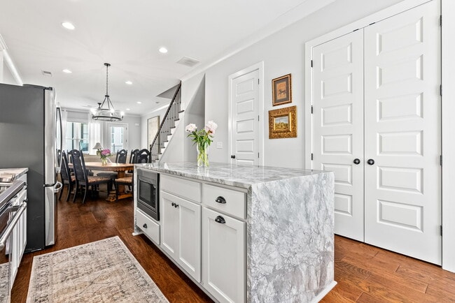 Photo - 2106 Moores Mill Rd Unit 204