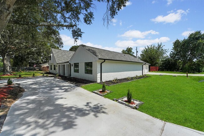 Photo - 8102 Gulick Ln