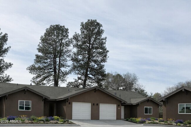 Photo - 561 Sally Ln