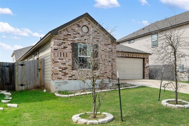Building Photo - 704 Bailey Park Dr