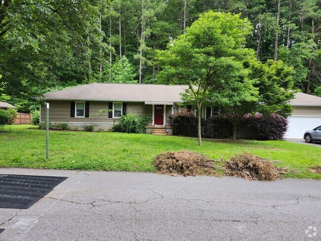 Building Photo - COMING IN JULY -- 3 Bedroom 2 bath Home in...