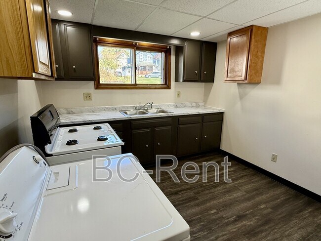 Photo - 526 Adams St