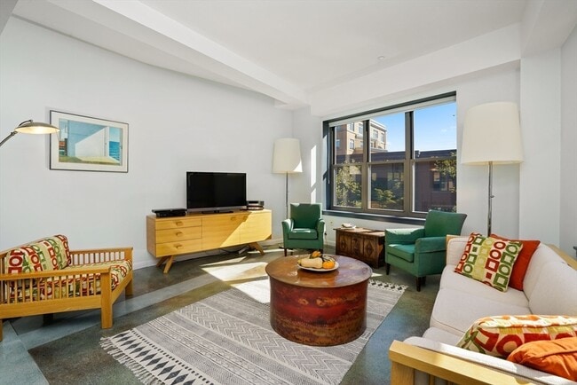 Photo - 1166 Washington St Unit 303