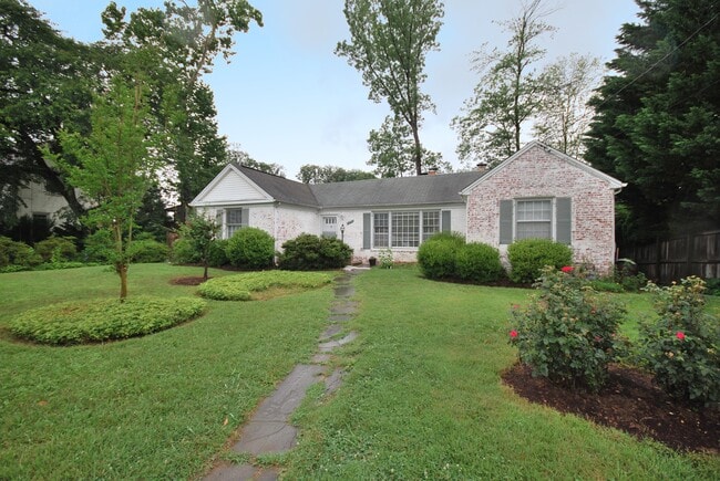 Building Photo - 9502 Ewing Dr