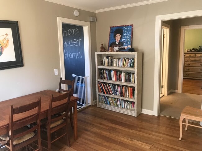 Photo - 306 19th St E