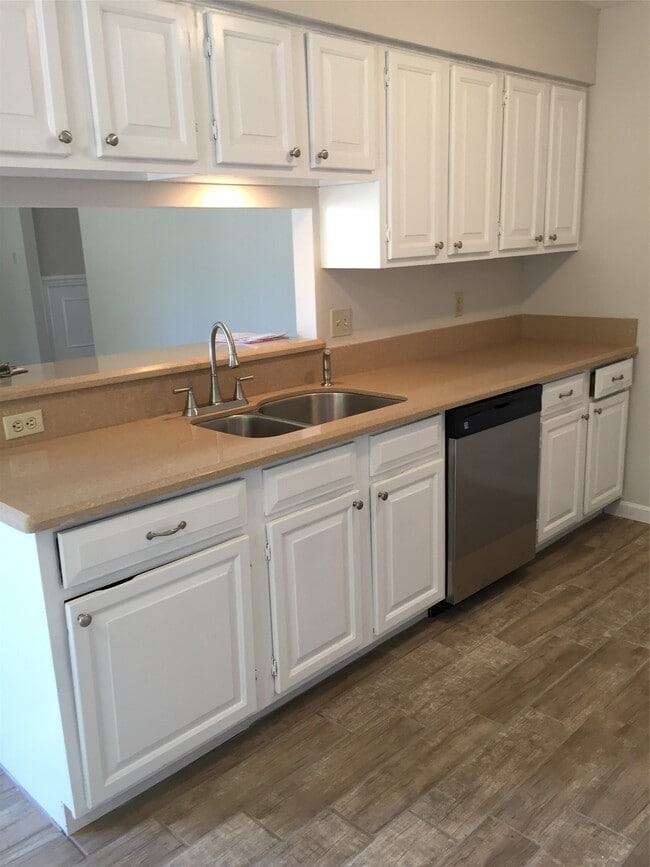 Photo - 5811 Woodmancote Dr