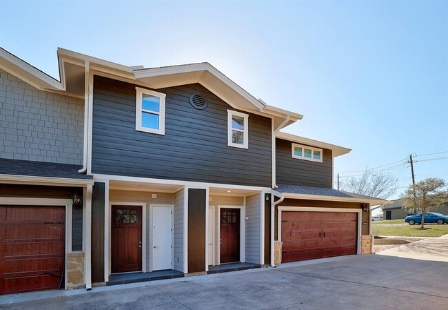 Photo - 1706 Cedar Bend Dr Unit A