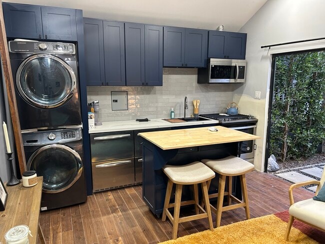 Photo - 629 N Reese Pl