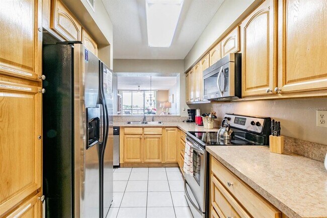 5701 Bahia Del Mar Cir N Unit 403