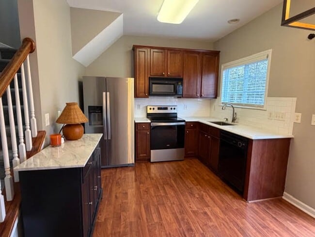 Photo - ~~ Beautiful Townhome in Brightwood Farms ~~