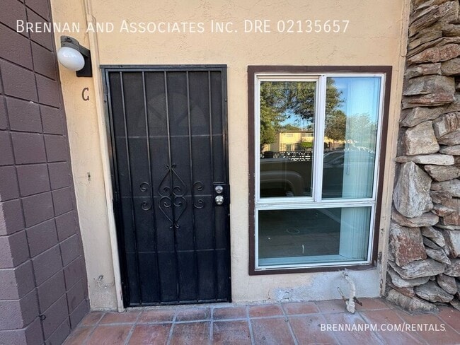 Building Photo - 450 Woodlawn Ave Unit Apt. C