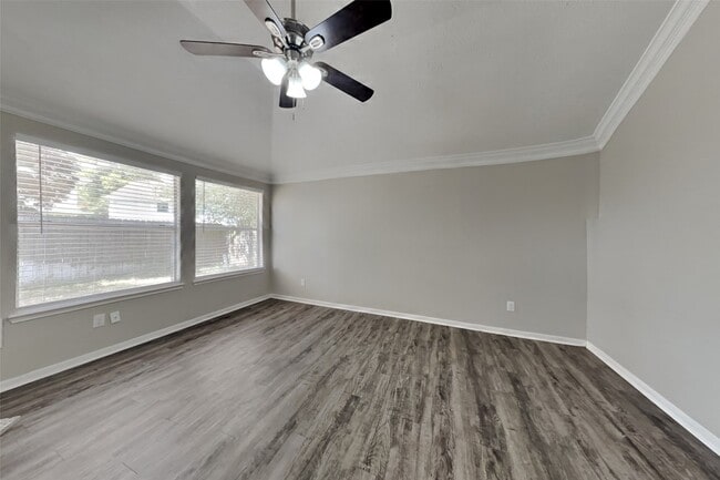 Photo - 20423 Drakewood Dr