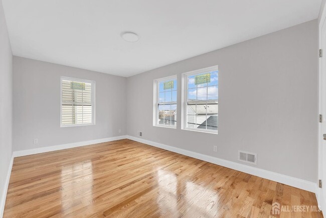 Photo - 138 Milford Ave Unit 2