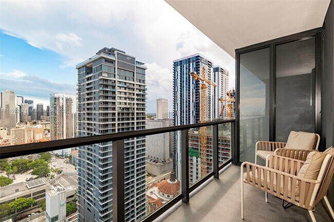 Photo - 159 NE 6th St Unidad 2512