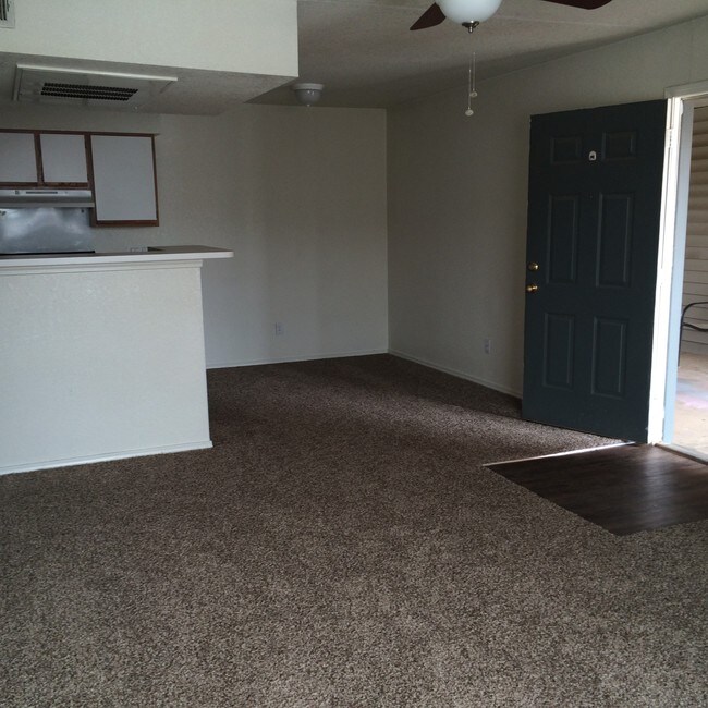 Photo - Stonewall Apartments