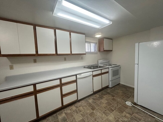 Photo - 1005 1/2 Park Lane-